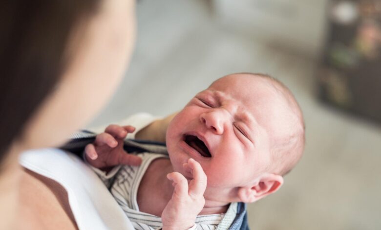 علاجات طبيعية لمغص الرضع